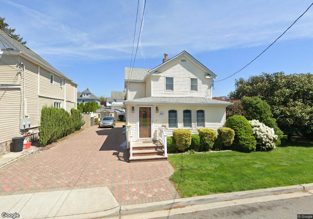 876 Maloon Ave, Franklin Square, NY 11010 - photo 1