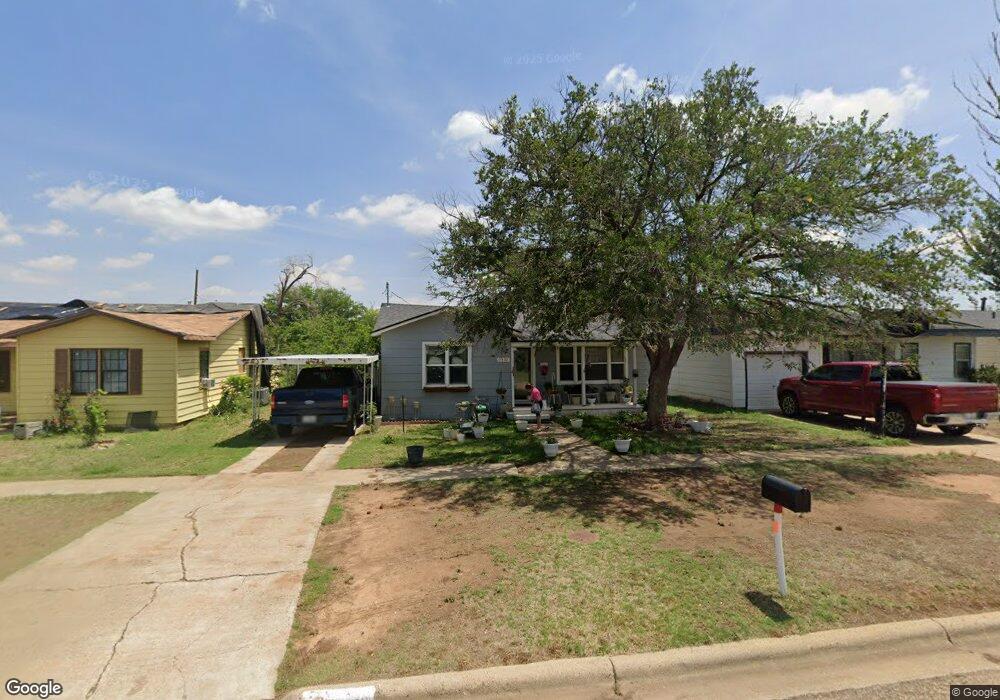 1312 Wayland St, Plainview, TX 79072 - photo 1