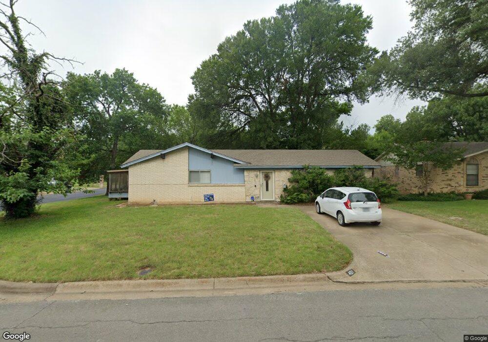 401 Englewood Ln, Hurst, TX 76053 - photo 1