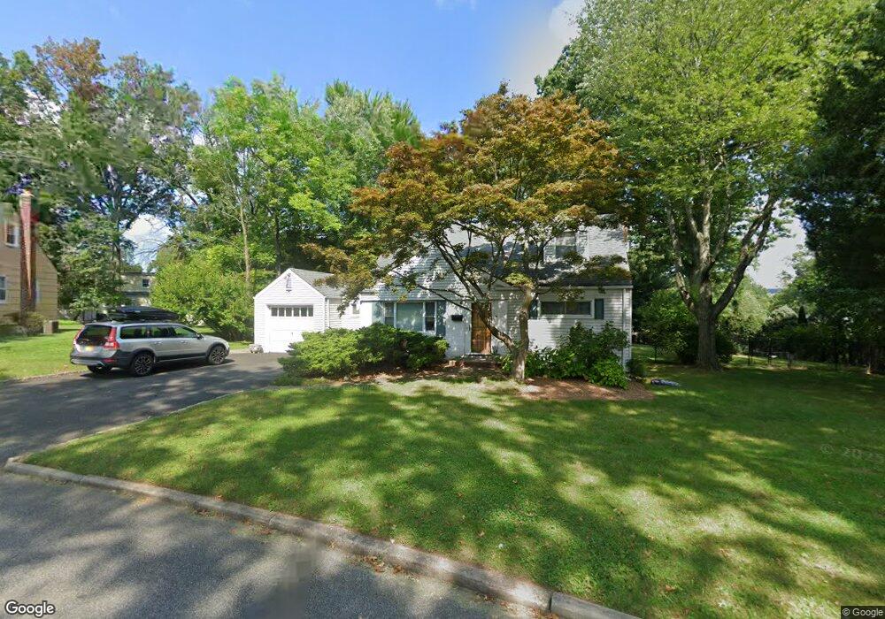 7 Heatherhill Rd, Demarest, NJ 07627 - photo 1