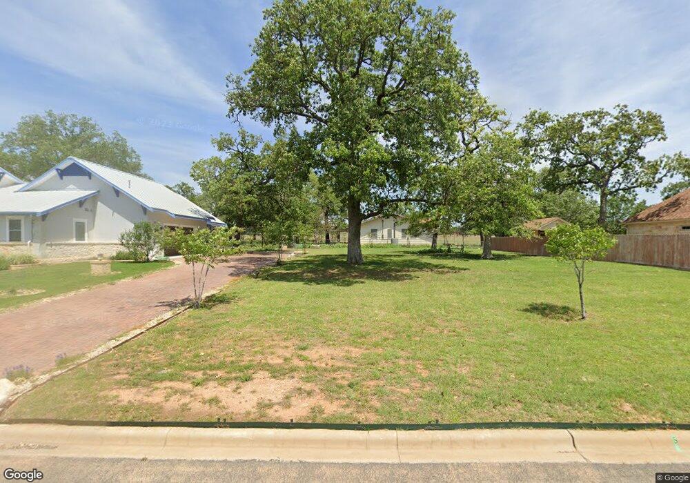 804 Kimberly Ln unit 7, Fredericksburg, TX 78624 - photo 1