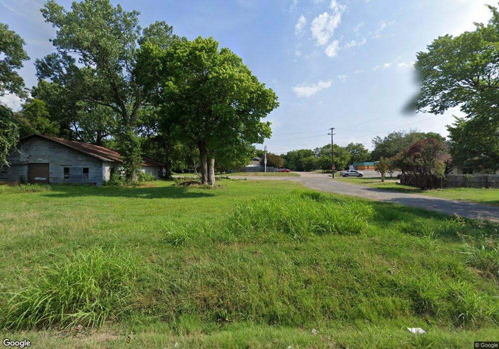 619 E 3rd St, Bonham, TX 75418 - photo 1