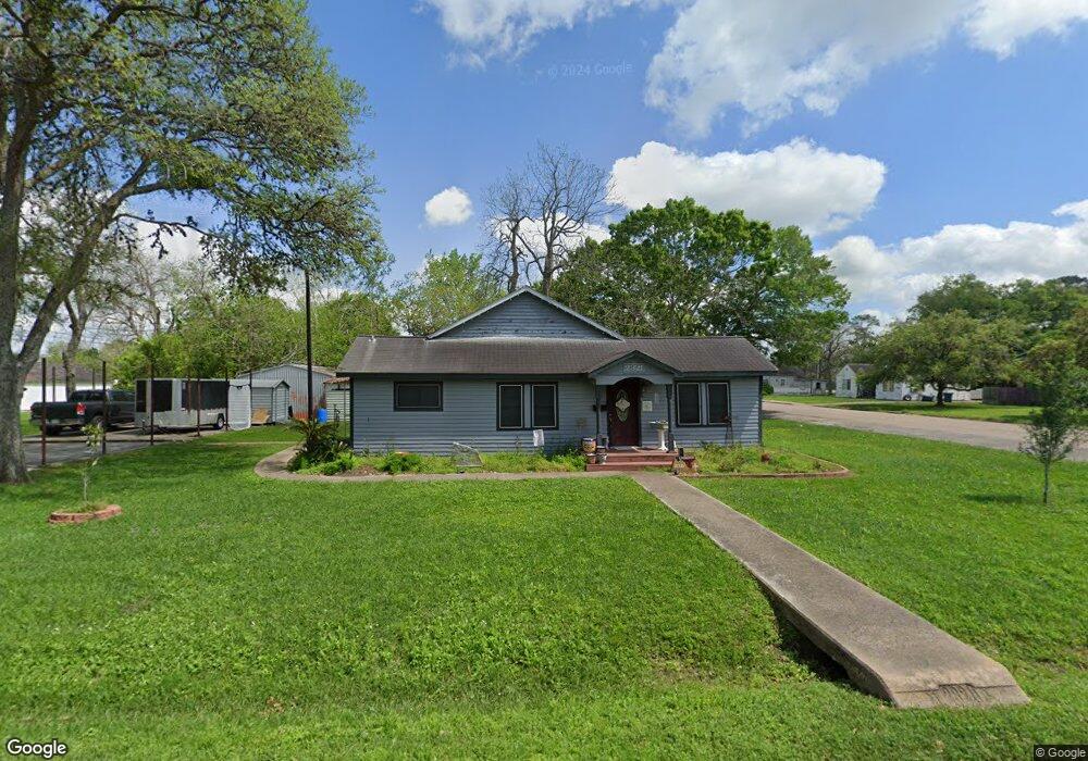 2321 Live Oak Ave, Bay City, TX 77414 - photo 1