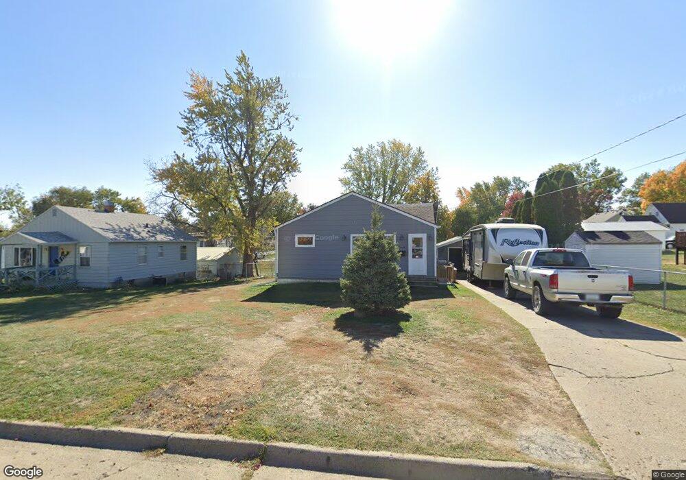 1009 S 3rd Ave E, Newton, IA 50208 - photo 1