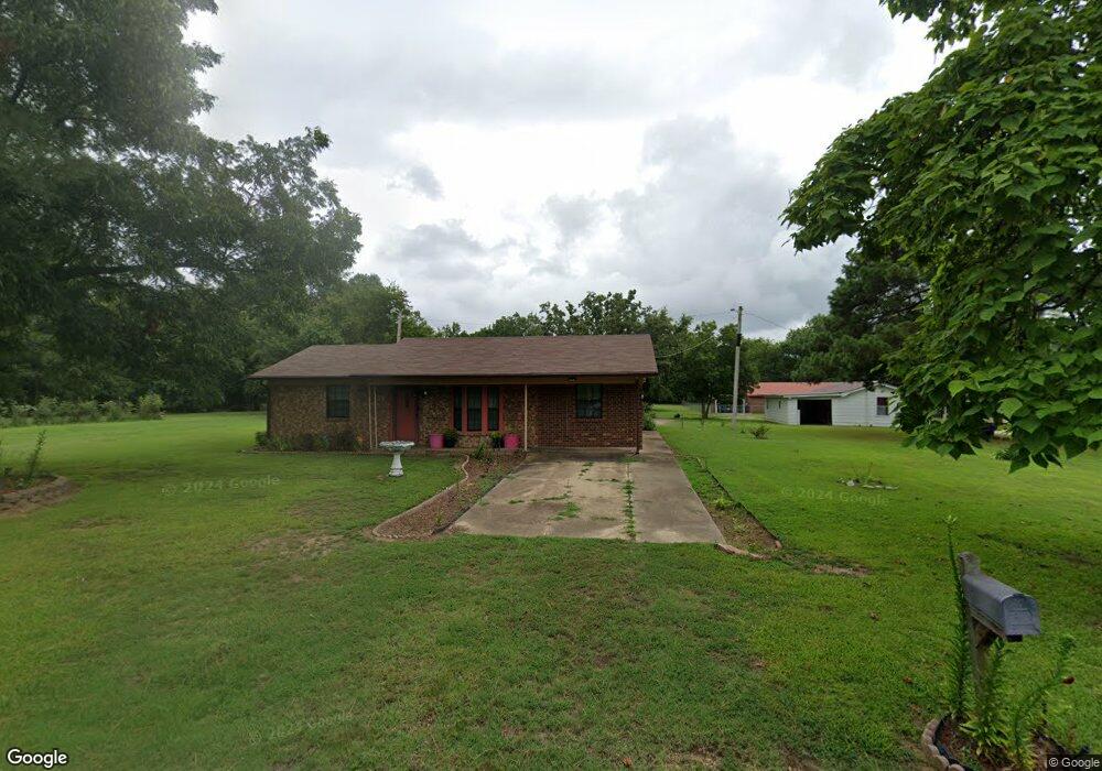 1407 W Perry St, Hugo, OK 74743 - photo 1