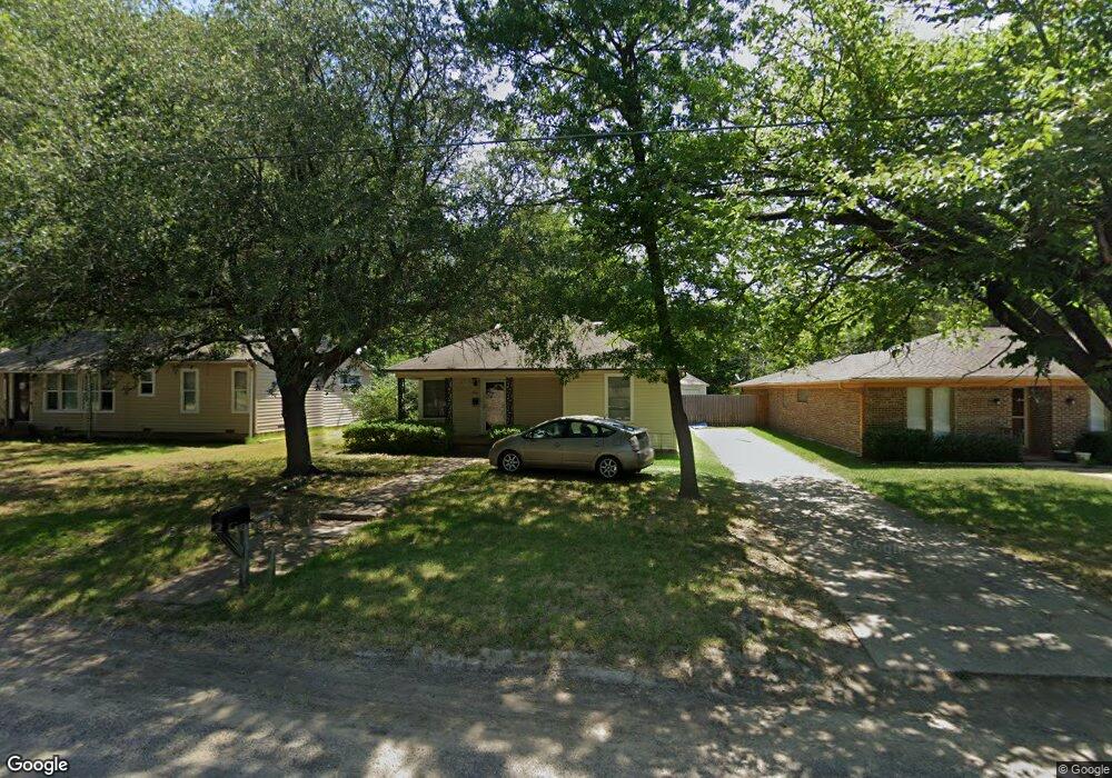 1920 Agnew St, Bonham, TX 75418 - photo 1