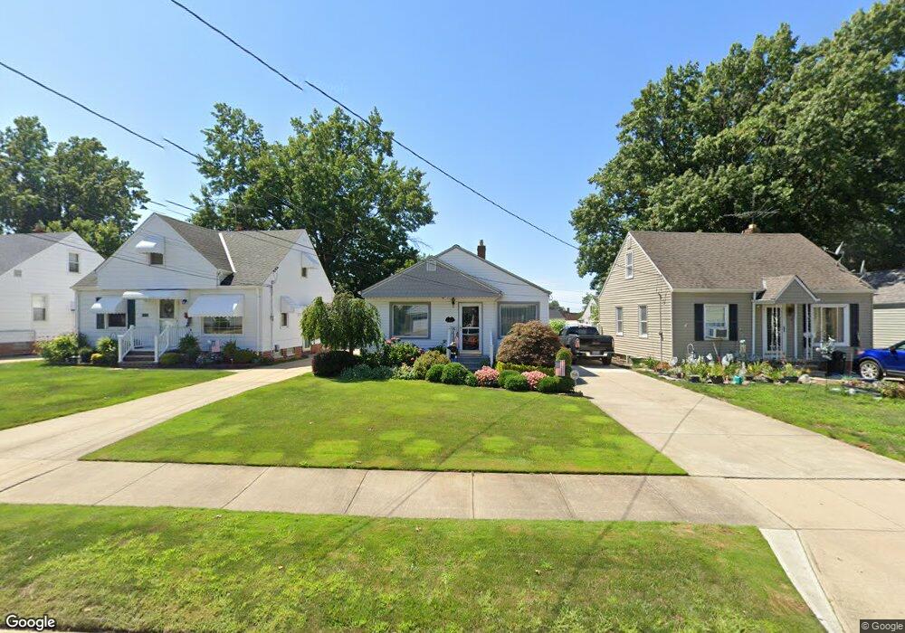 1744 E 294th St, Wickliffe, OH 44092 - photo 1