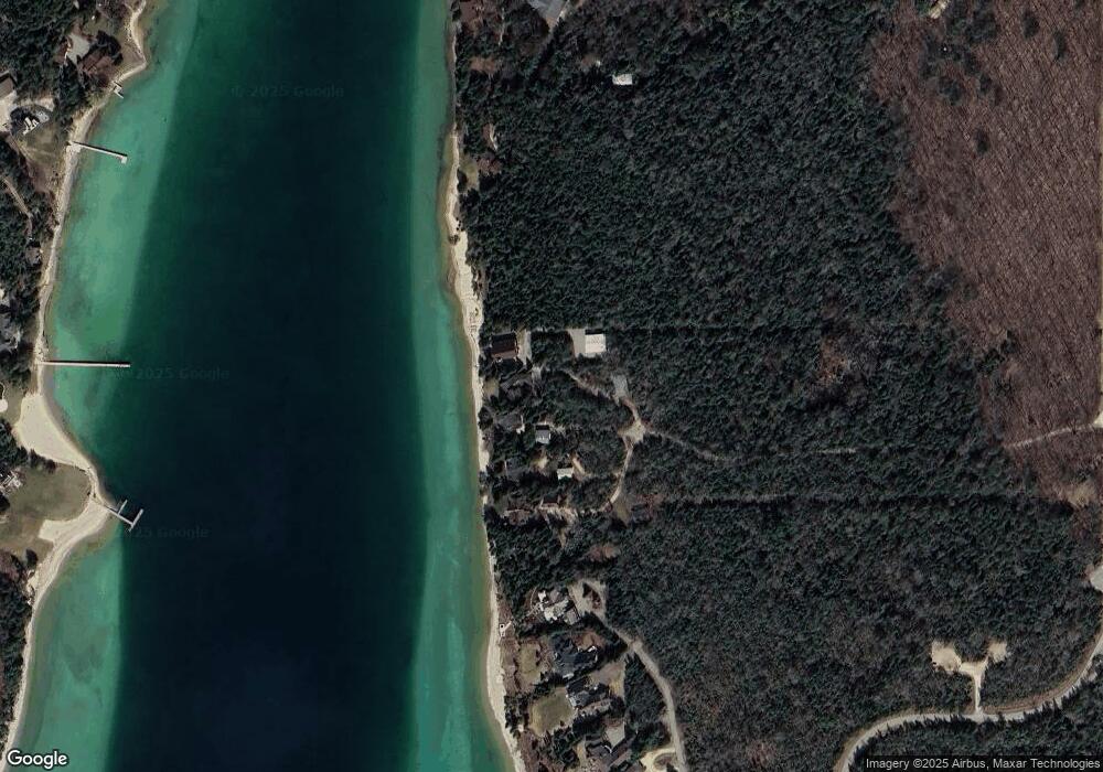 7863 See Rd, Charlevoix, MI 49720 - photo 1