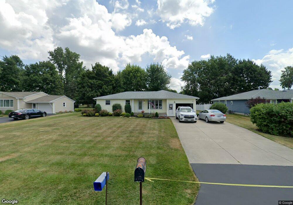 7313 Graydon Dr, North Tonawanda, NY 14120 - photo 1