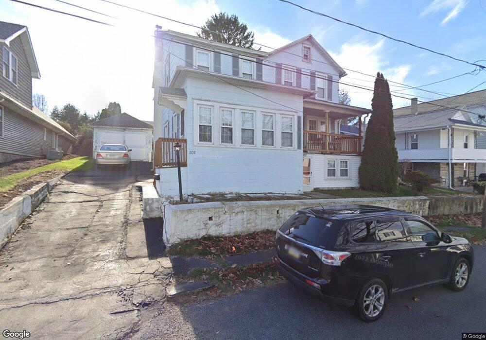 207 Mclean St, Dupont, PA 18641 - photo 1