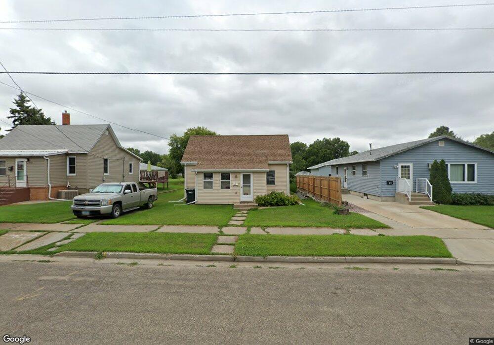 613 3rd Ave SE, Mandan, ND 58554 - photo 1