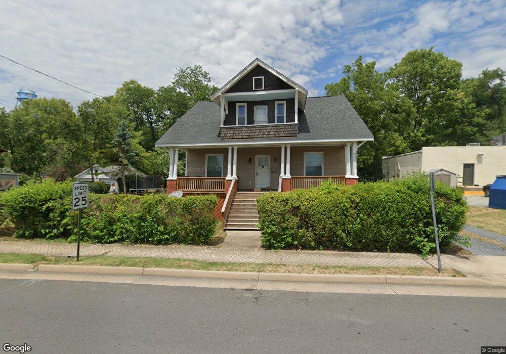 241 E Washington St, Strasburg, VA 22657 - photo 1