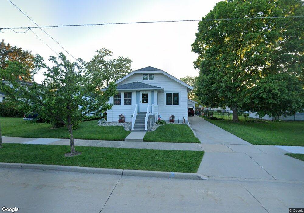 1017 Iowa St, Oshkosh, WI 54902 - photo 1