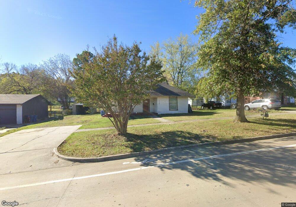 320 E Monroe Ave, McAlester, OK 74501 - photo 1
