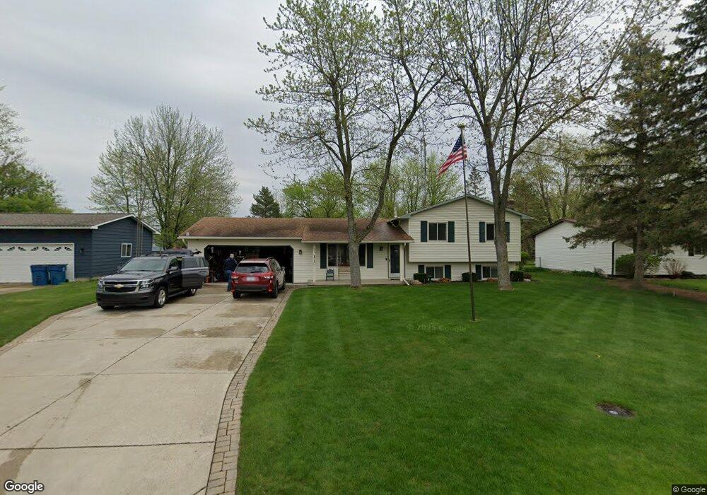 7059 Fairgrove Dr, Swartz Creek, MI 48473 - photo 1