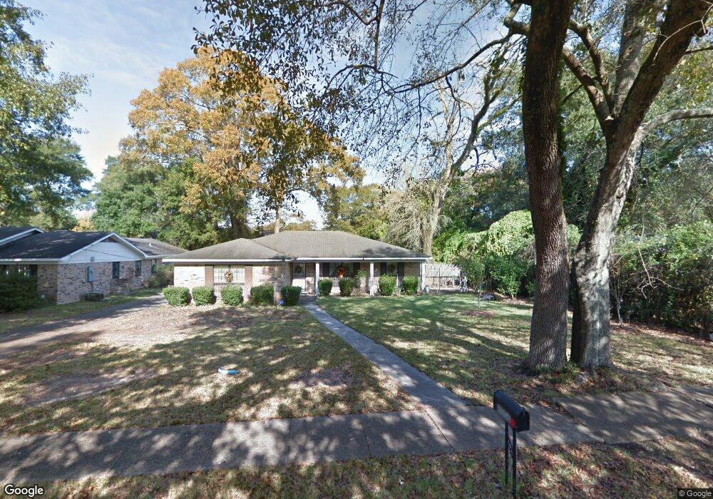 4006 Hillcrest Ln W, Mobile, AL 36693 - photo 1