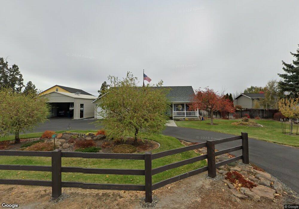 2375 SW Cascade Ave, Redmond, OR 97756 - photo 1