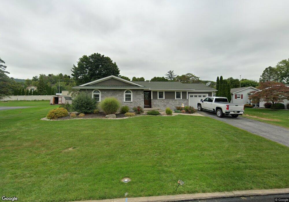 1111 Bayberry Rd, Pen Argyl, PA 18072 - photo 1