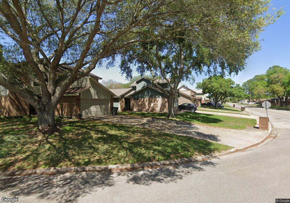 808 Live Oak Ave, Bay City, TX 77414 - photo 1