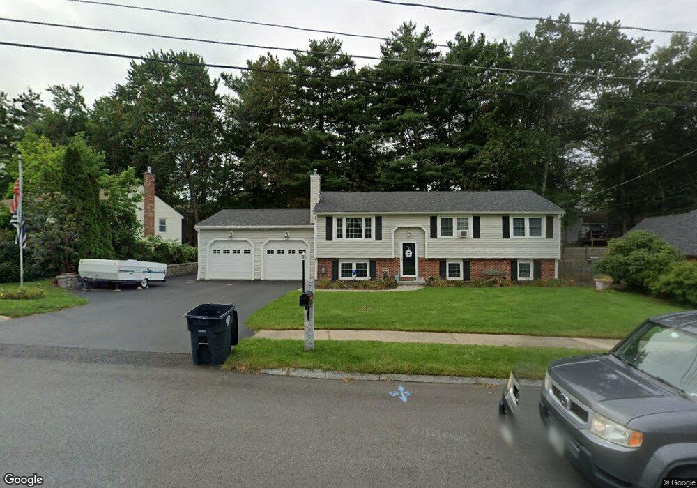 10 Doncaster Dr, Nashua, NH 03062 - photo 1