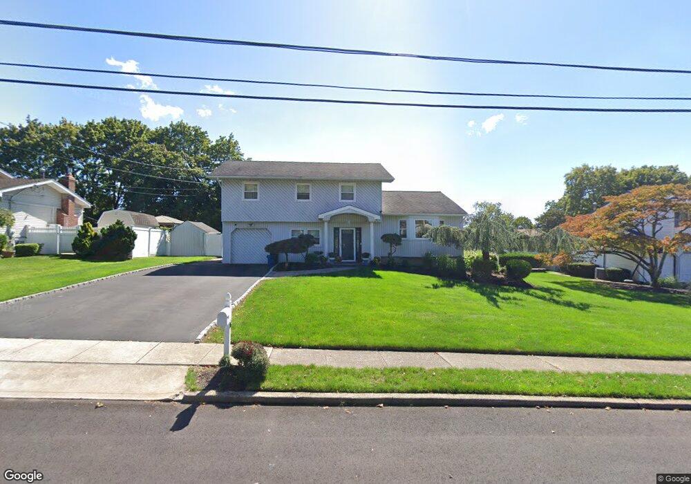 10 Middlesex Dr, Dix Hills, NY 11746 - photo 1