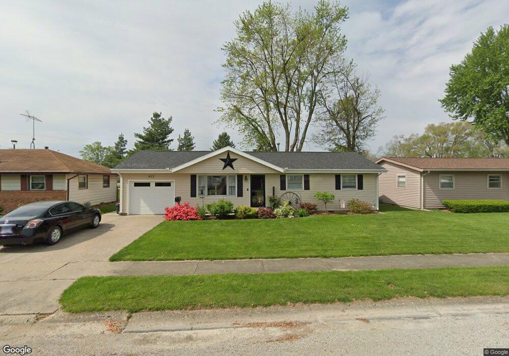 917 Oklahoma Ave, Mattoon, IL 61938 - photo 1