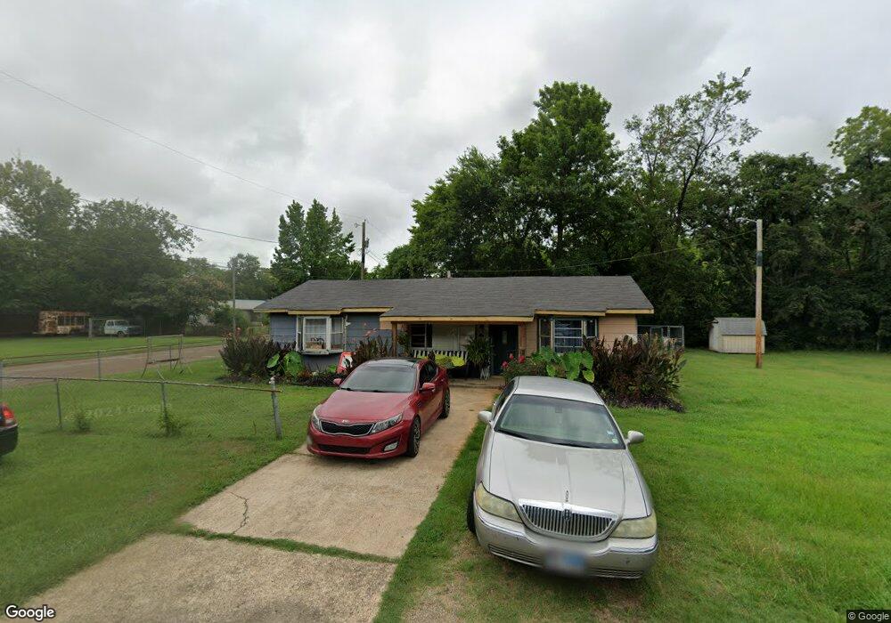 1012 W 1st St, Hugo, OK 74743 - photo 1