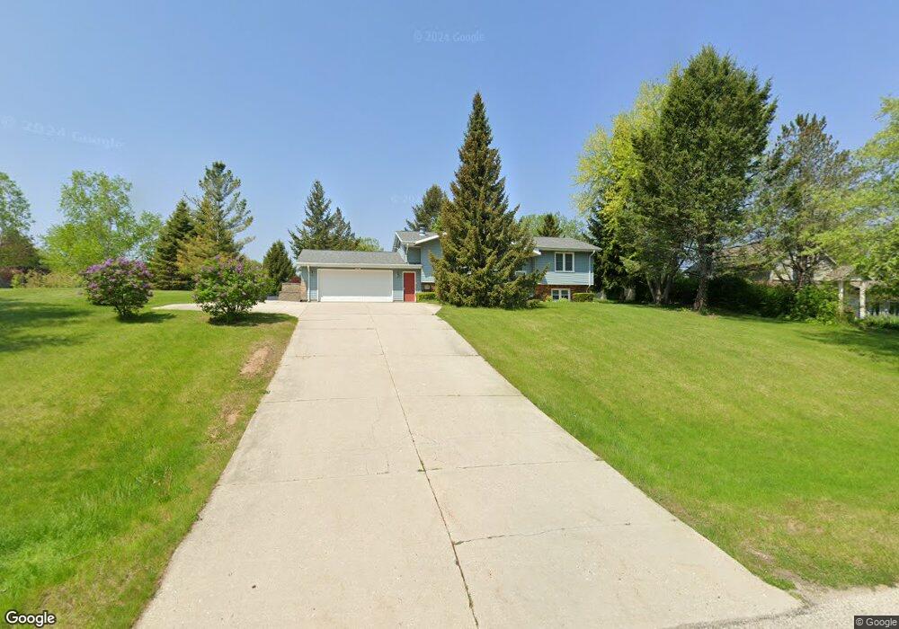 6809 Reuter Ln, West Bend, WI 53090 - photo 1