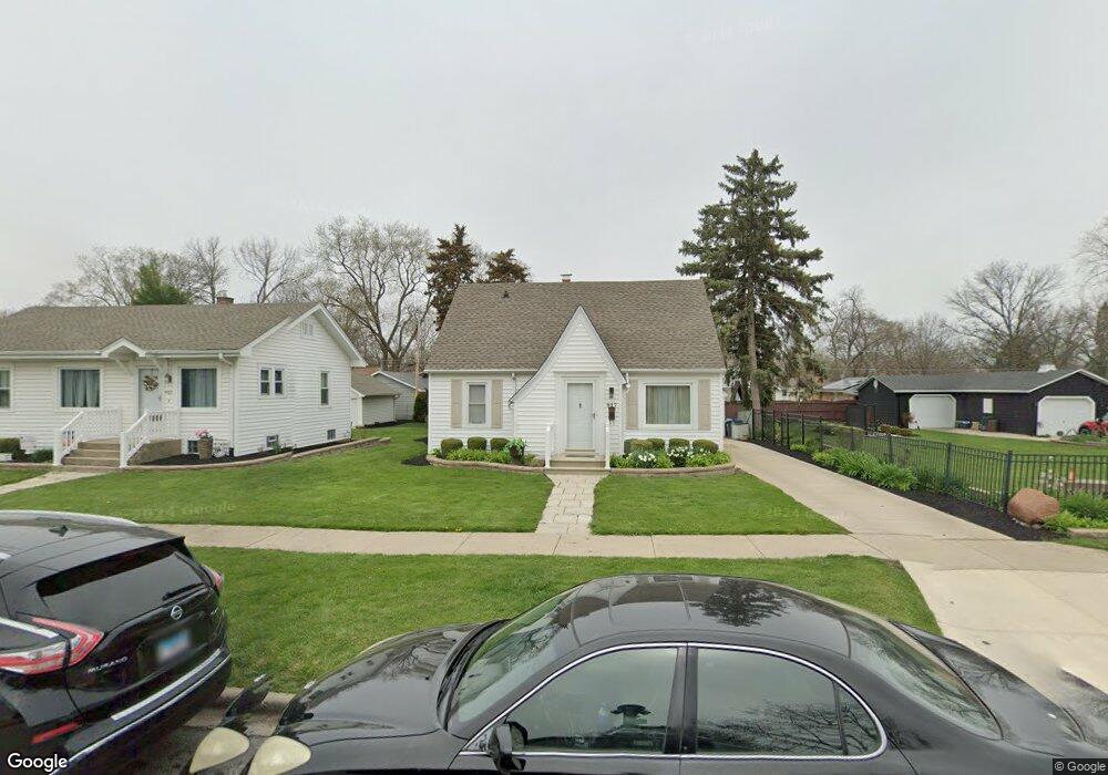 917 Spruce St, Aurora, IL 60506 - photo 1
