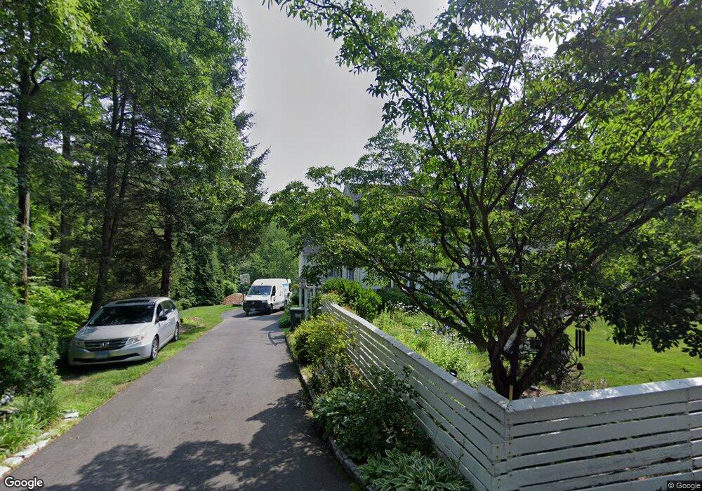 690 N Park Ave, Easton, CT 06612 - photo 1