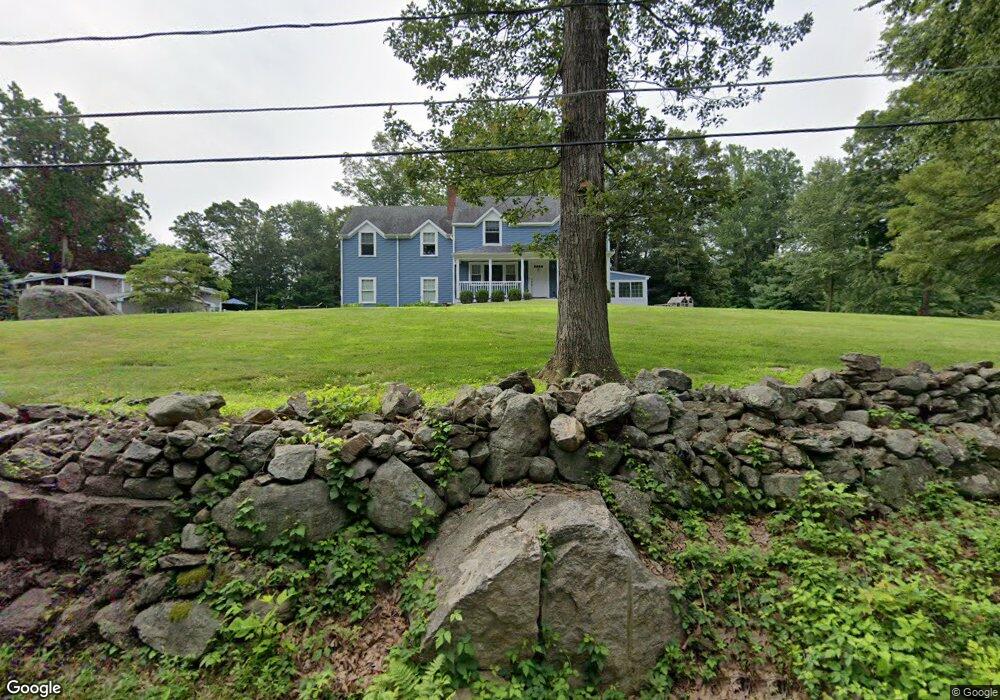 15 Mamanasco Rd, Ridgefield, CT 06877 - photo 1