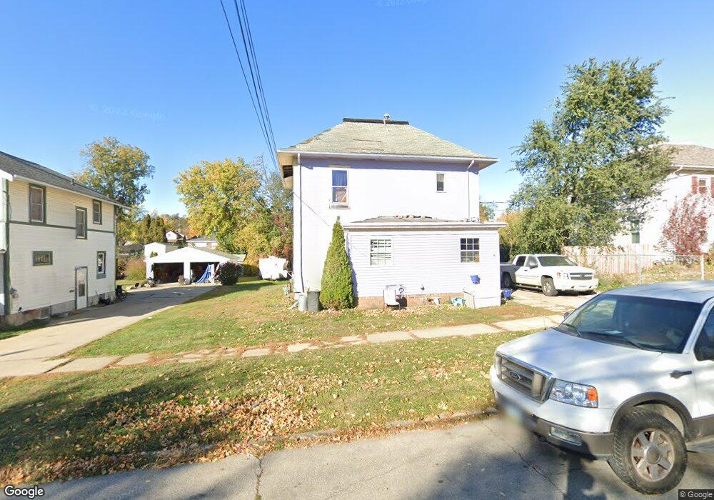 413 1st St S, Newton, IA 50208 - photo 1