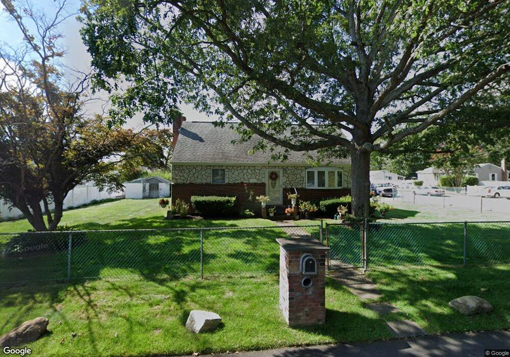 555 Prospect St, Copiague, NY 11726 - photo 1