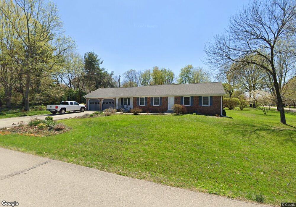 305 Farmbrook Cir, Frankfort, KY 40601 - photo 1