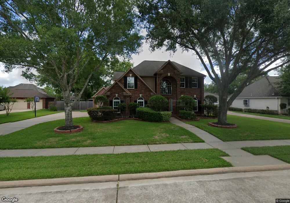 1703 Country Club Dr, Friendswood, TX 77546 - photo 1