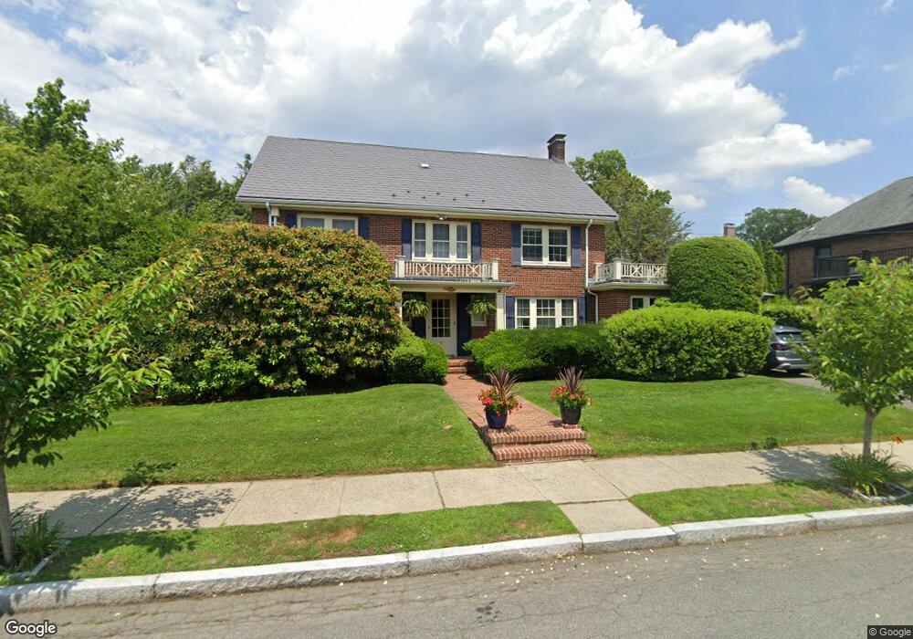 9 Dale St, Swampscott, MA 01907 - photo 1