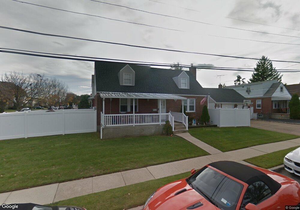 533 Maxwell St, West Hempstead, NY 11552 - photo 1