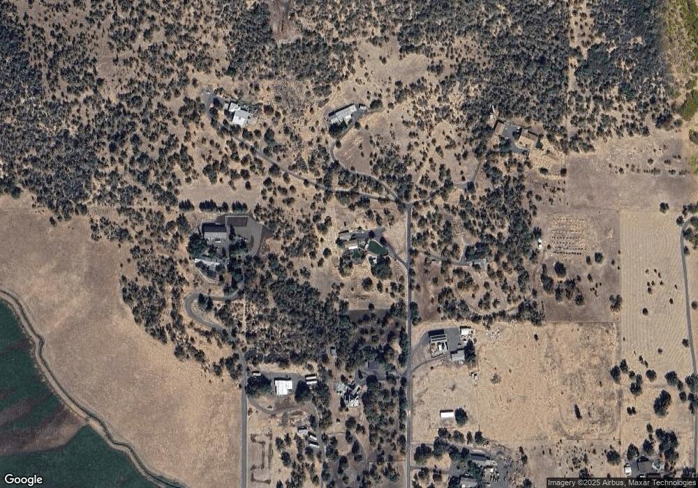 1370 W Linn Rd, Eagle Point, OR 97524 - photo 1