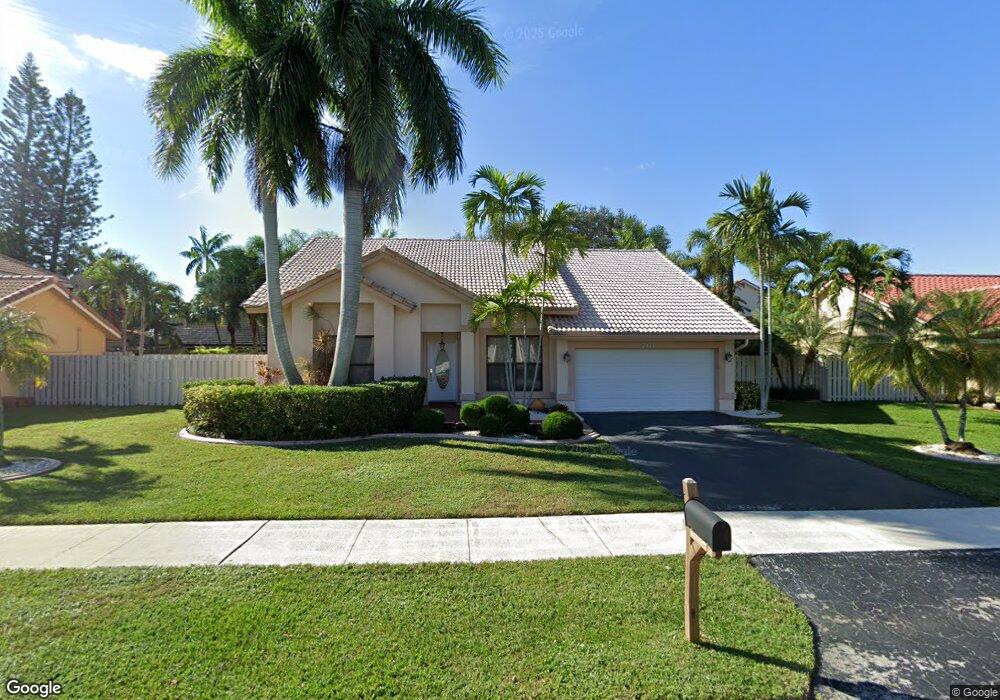 761 Greenbriar Ave, Davie, FL 33325 - photo 1