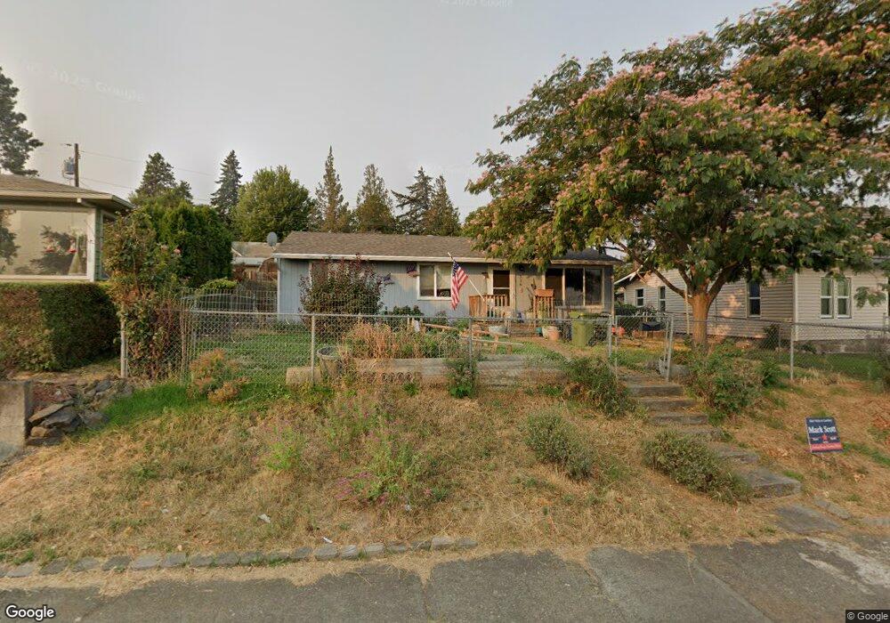 516 W 14th St, the Dalles, OR 97058 - photo 1