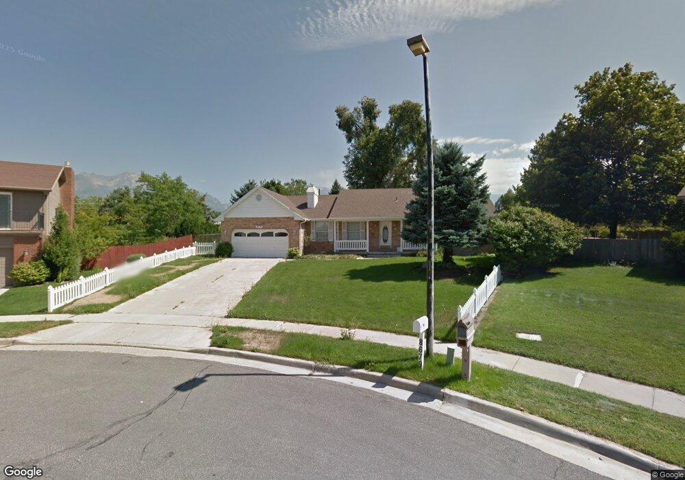 8679 Pebble Hills Dr, Sandy, UT 84094 - photo 1