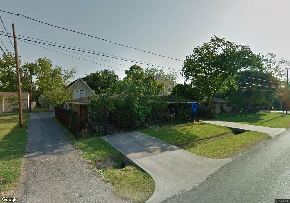521 E 18th St, Houston, TX 77008 - photo 1