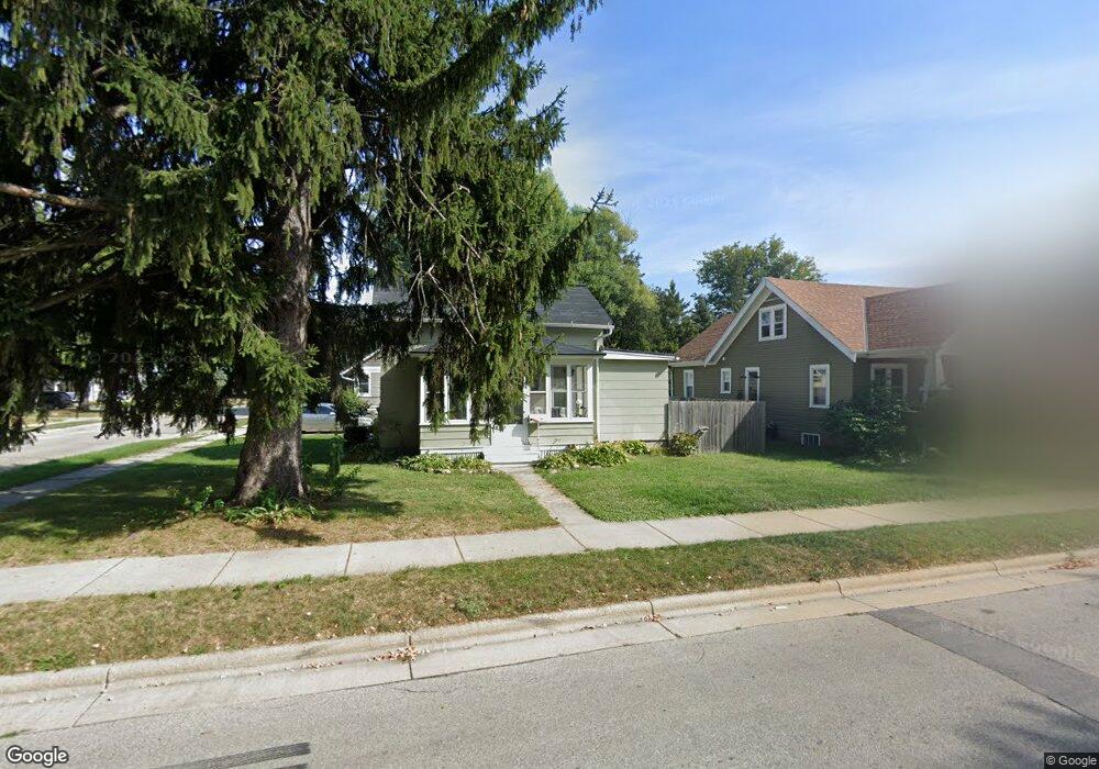 726 W South St, Oconomowoc, WI 53066 - photo 1