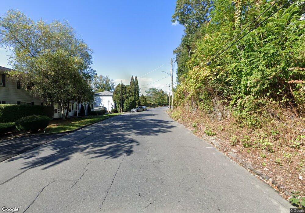 215 Waterville St unit 5, Waterbury, CT 06710 - photo 1