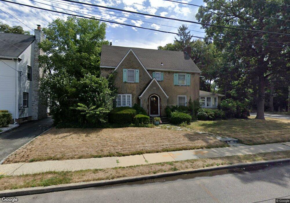 1445 Lawrence Ave, Rockville Centre, NY 11570 - photo 1