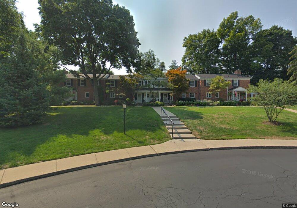 22 Barbour Ln, Bloomfield Hills, MI 48304 - photo 1