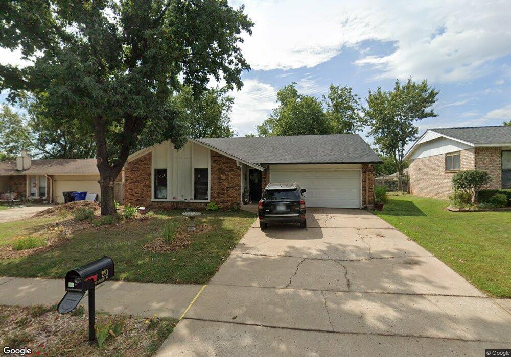 221 W Austin St, Broken Arrow, OK 74011 - photo 1