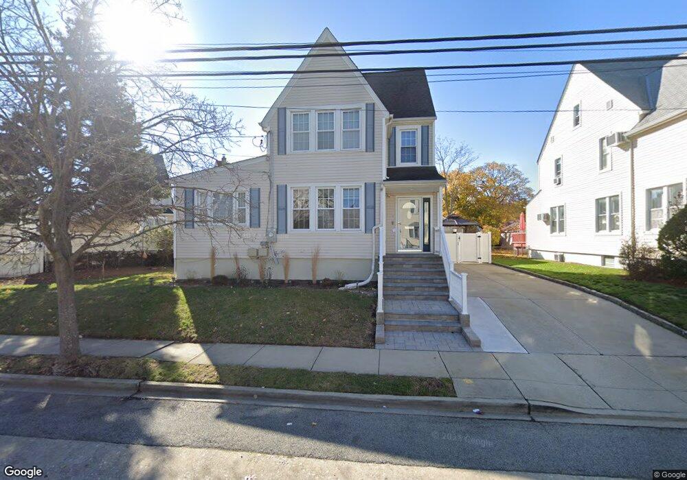 52 Carstairs Rd, Valley Stream, NY 11581 - photo 1