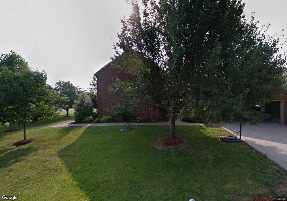 401 Farmbrook Cir, Frankfort, KY 40601 - photo 1