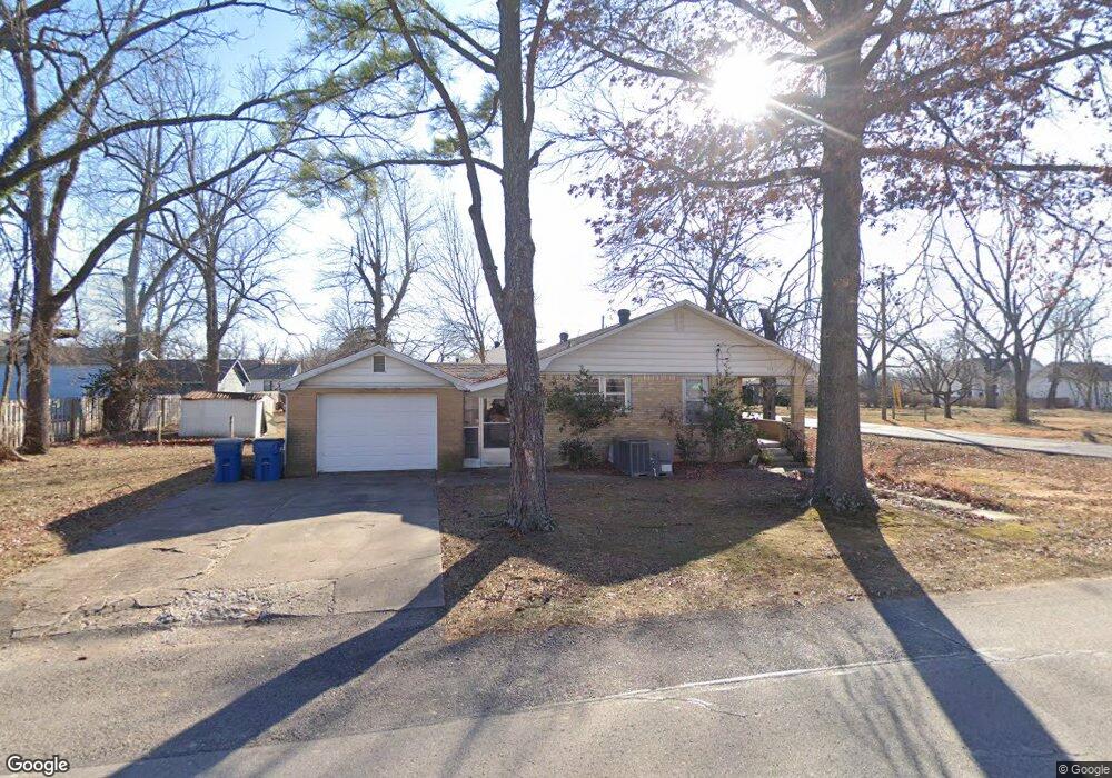 311 NW 7th St, Bentonville, AR 72712 - photo 1